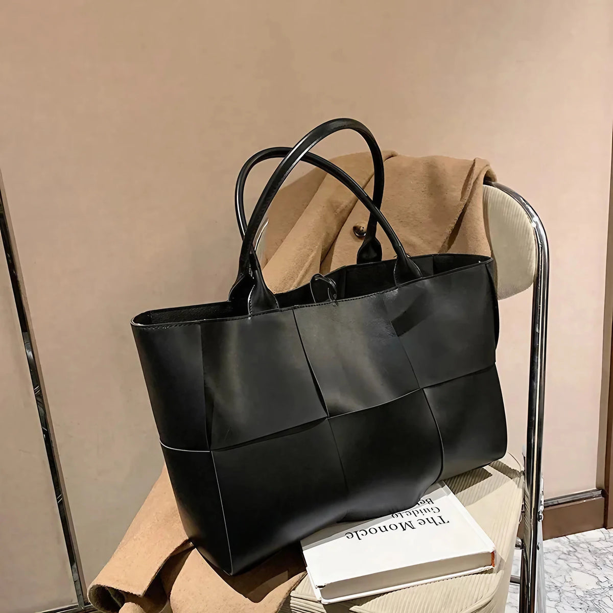 Grand sac femme tressé, format ordinateur, trois coloris, noir