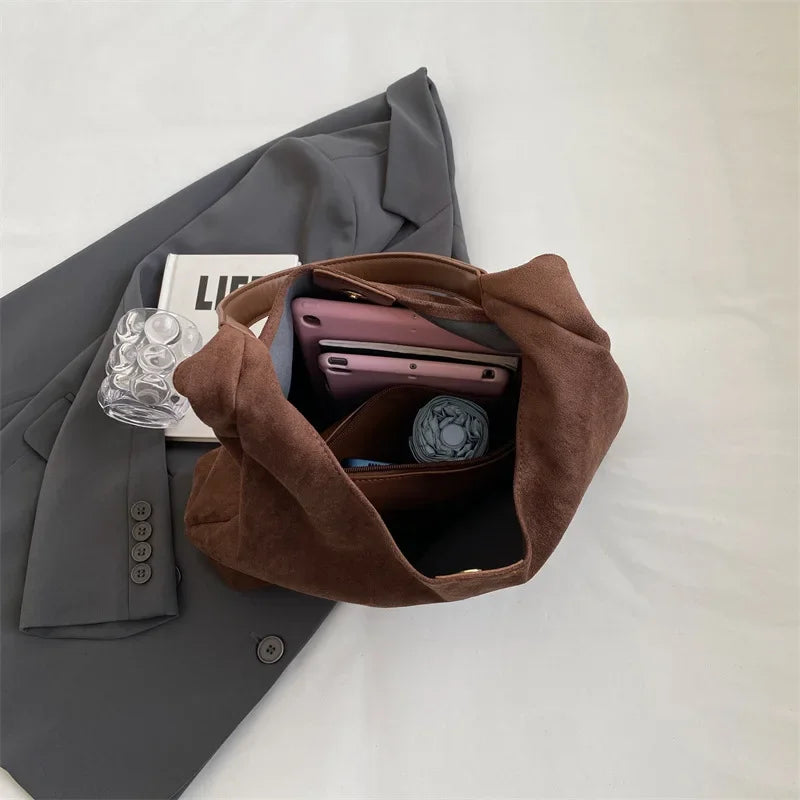 Sac besace femme en suédine, forme trapèze, cinq coloris