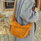 Sac besace femme en faux daim, forme demi-lune