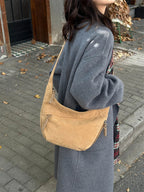Sac besace femme en faux daim, forme demi-lune