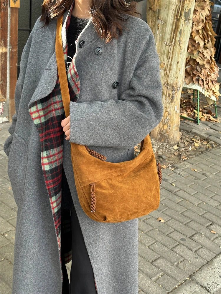 Sac besace femme en faux daim, forme demi-lune