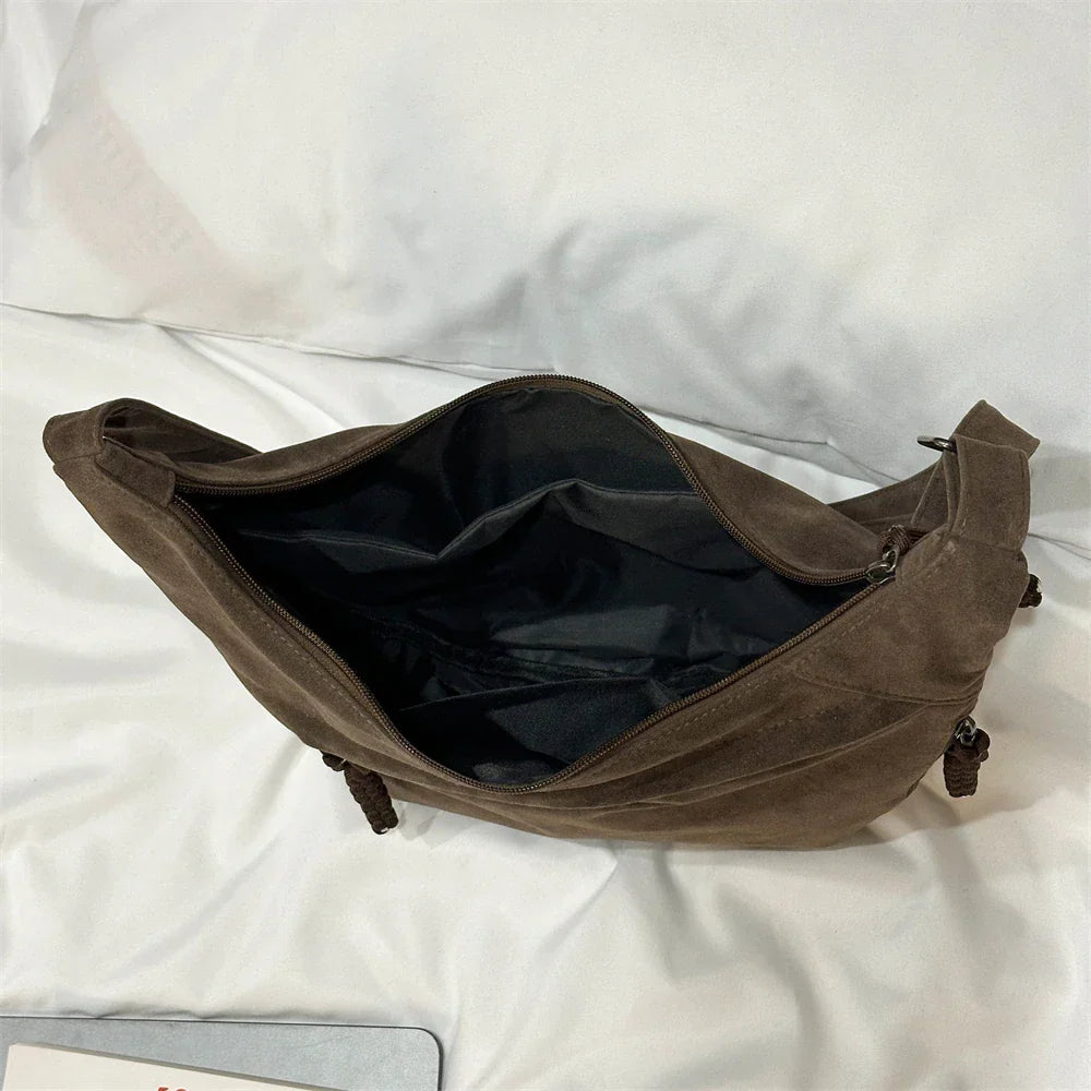 Sac besace femme en faux daim, forme demi-lune