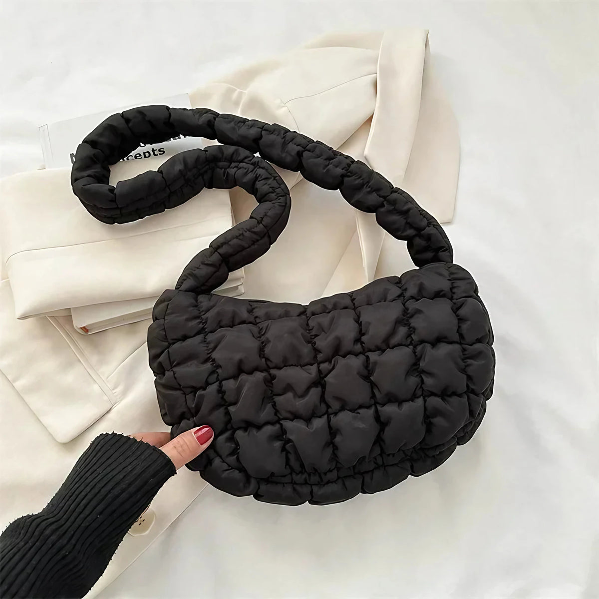 Sac besace femme matelassé effet bulle, bandoulière large, noir