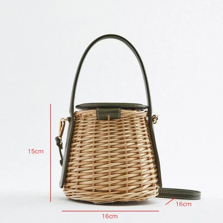 Petit sac seau femme à détails vert foncé, 15 x 15 cm