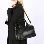 Sac bowling femme noir en similicuir grainé, 29 x 19 cm