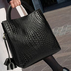 Sac cabas femme en cuir, noir, violet ou rouge