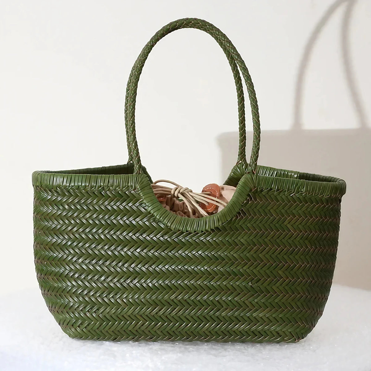 Sac cabas tressé femme porté épaule, pochon intérieur amovible, vert