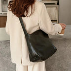 Sac cabas femme en similicuir végan zippé, café ou noir