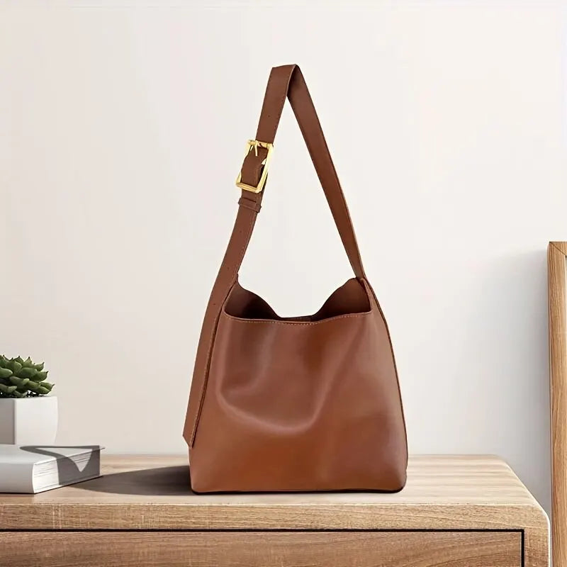 Sac cabas femme en similicuir lisse, détails dorés, anse réglable