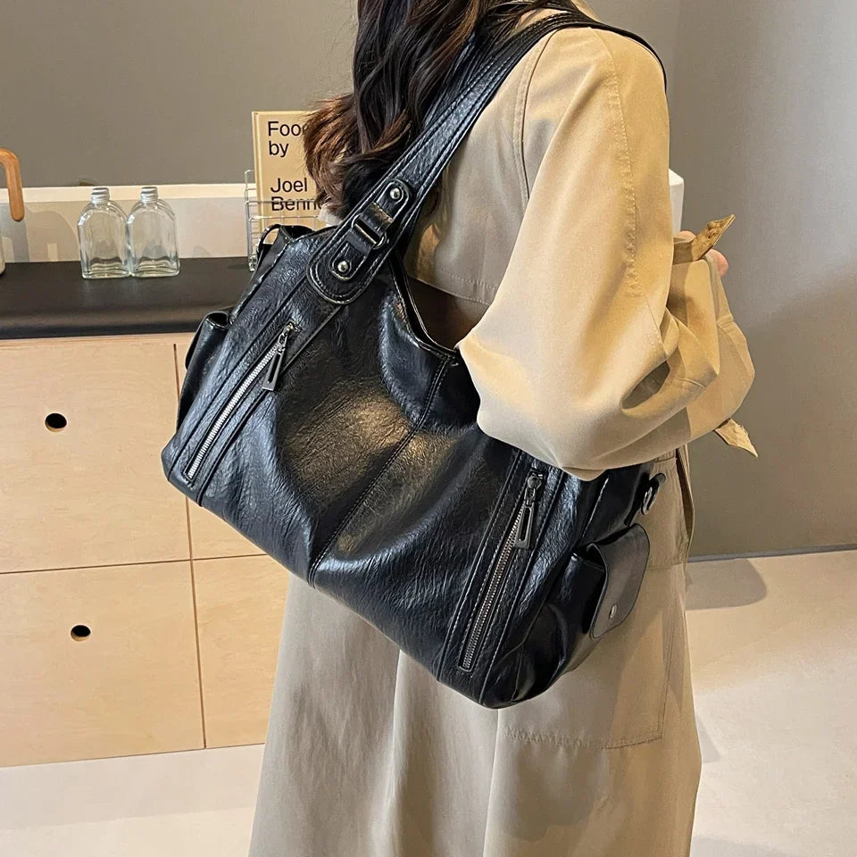 Sac cabas femme en similicuir, cinq poches extérieures