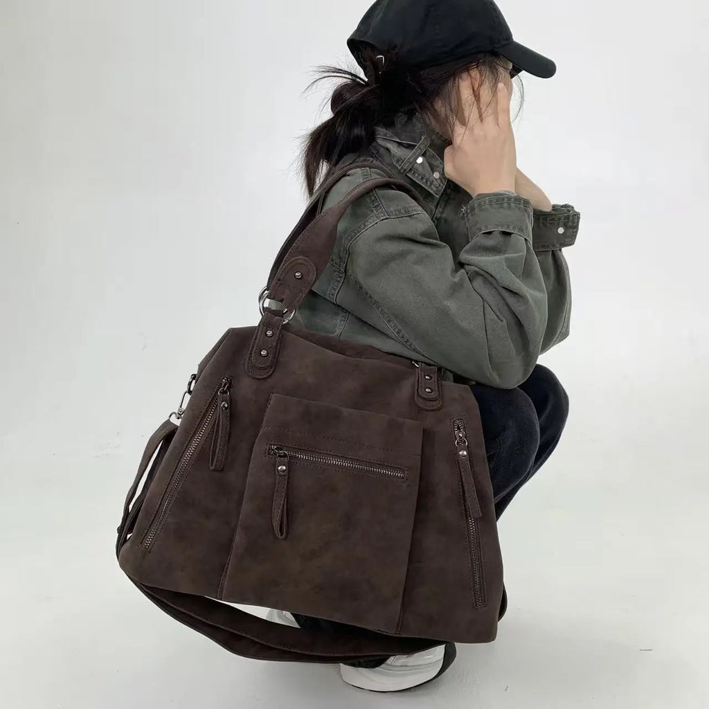 Sac cabas femme en suédine marron, forme trapèze, 39 x 31 cm