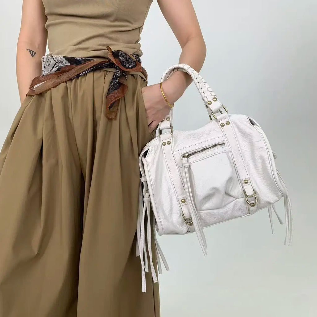 Sac cabas femme en similicuir grainé, anses tressées, rivets dorés, blanc