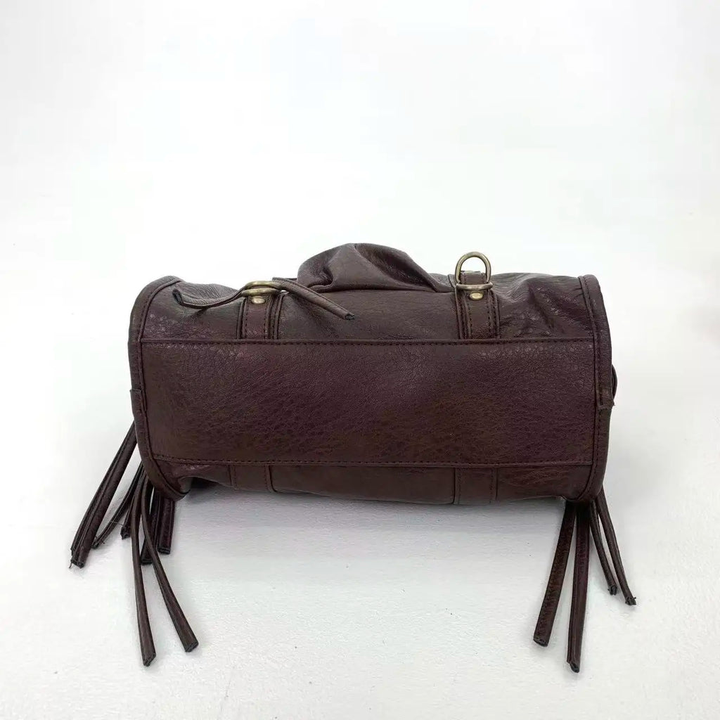 Sac cabas femme en similicuir grainé, anses tressées, rivets dorés