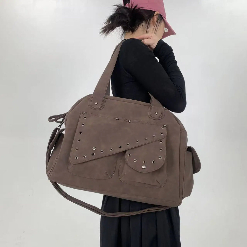 Sac cabas femme en suédine marron, deux compartiments zippés