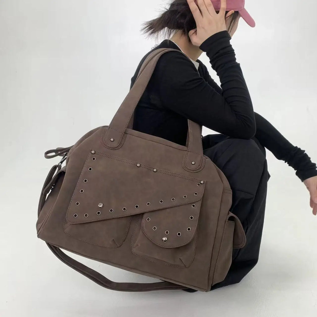 Sac cabas femme en suédine marron, deux compartiments zippés
