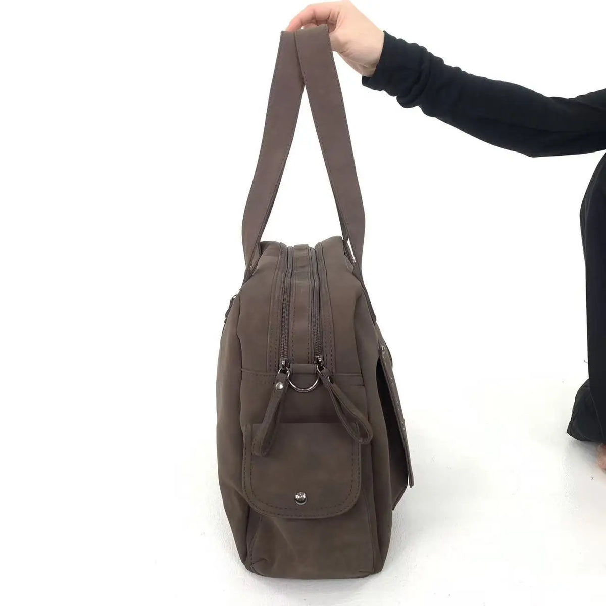 Sac cabas femme en suédine marron, deux compartiments zippés