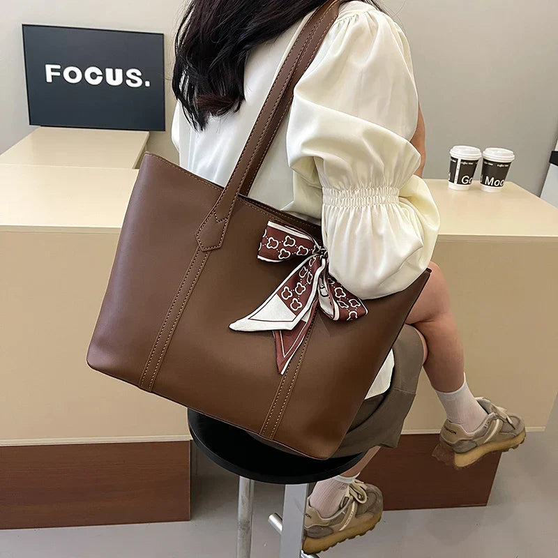 Sac cabas femme porté épaule, foulard décoratif inclus