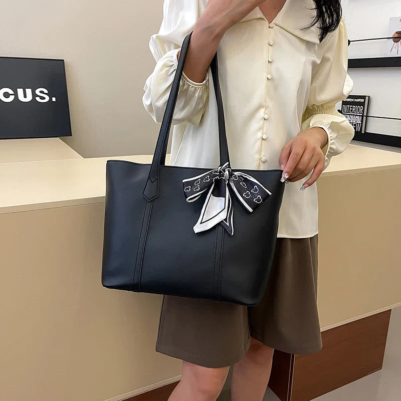 Sac cabas femme porté épaule, foulard décoratif inclus