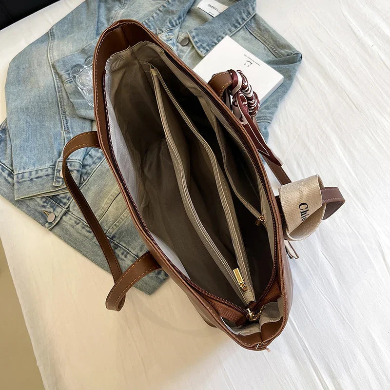 Sac cabas femme porté épaule, foulard décoratif inclus