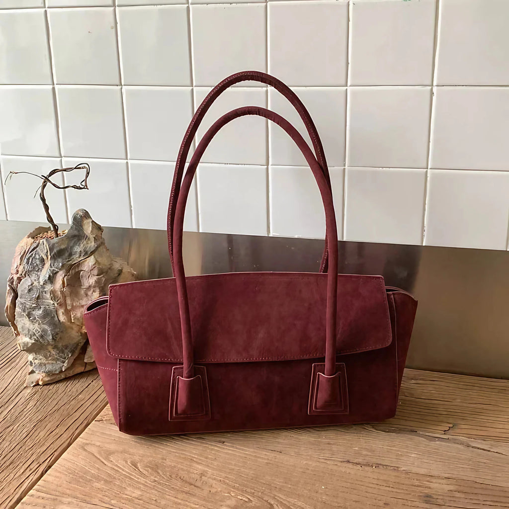Sac porté épaule femme en faux daim, à rabat, cinq coloris, rouge