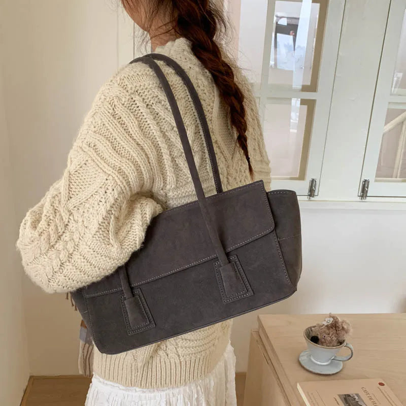 Sac porté épaule femme en faux daim, à rabat, cinq coloris