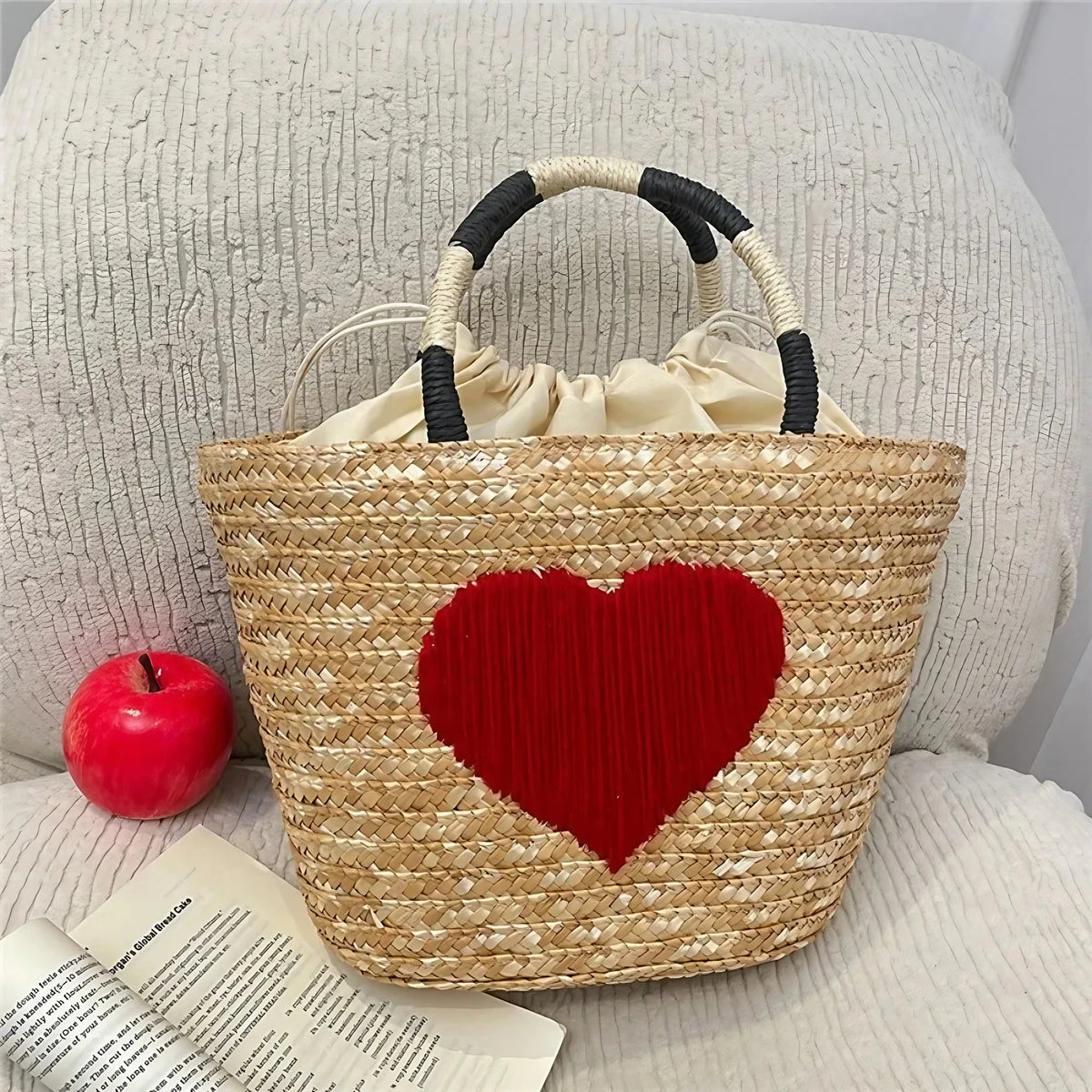 Sac en paille brodé femme, motifs fruits et plage, à cordon