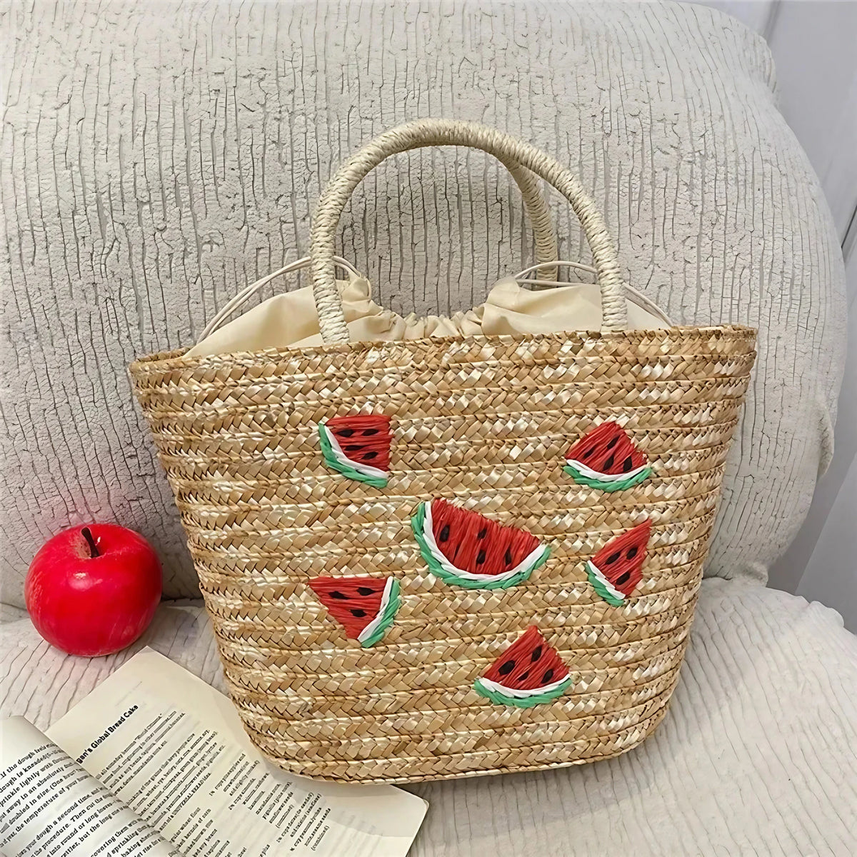 Sac en paille brodé femme, motifs fruits et plage, à cordon