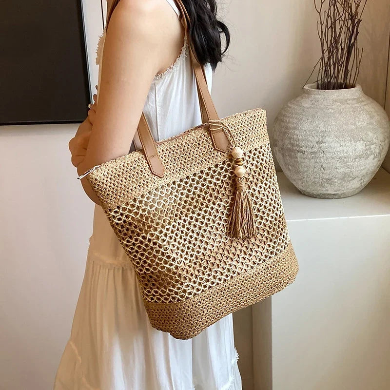 Grand sac de plage femme en paille ajourée, zippé et doublé
