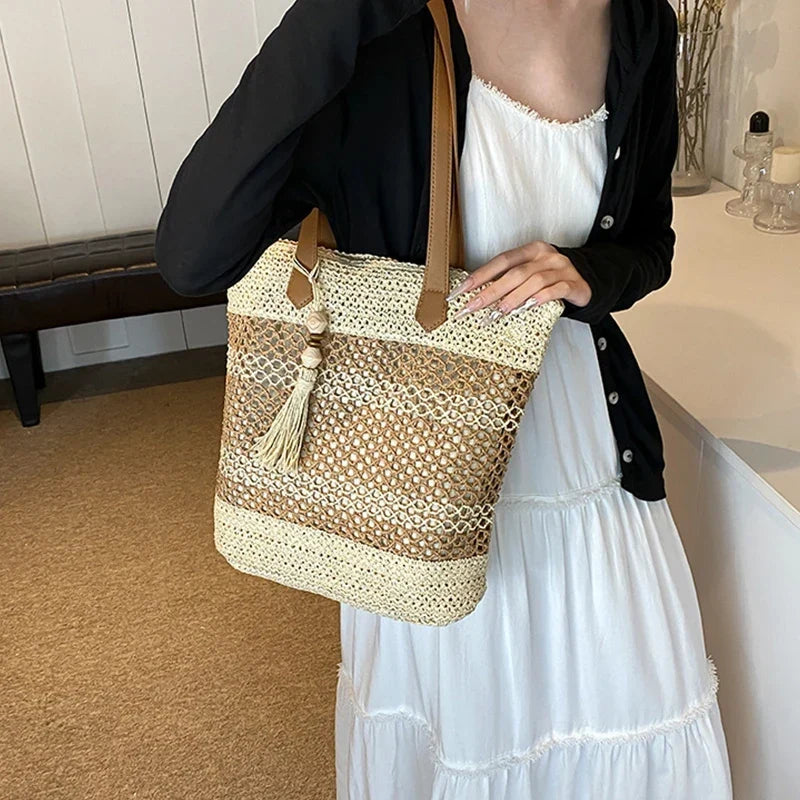 Grand sac de plage femme en paille ajourée, zippé et doublé