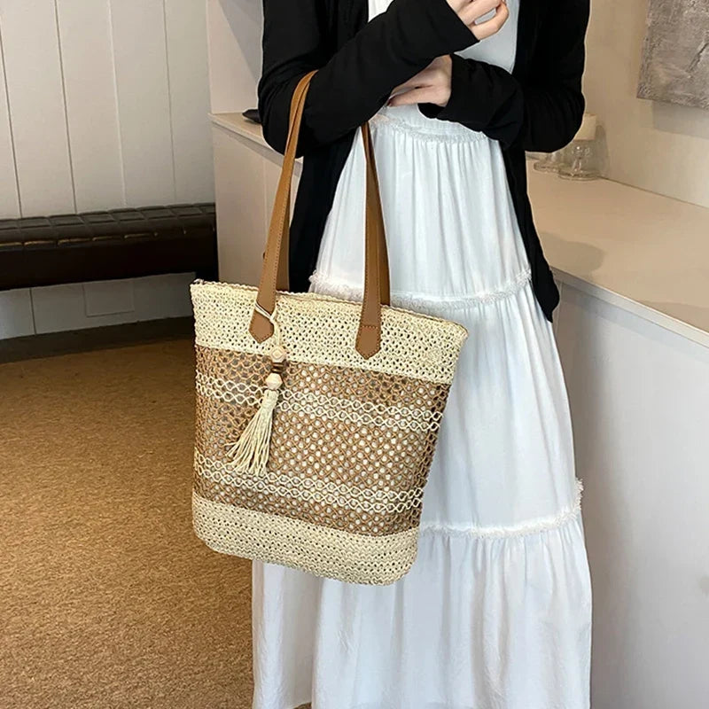 Grand sac de plage femme en paille ajourée, zippé et doublé