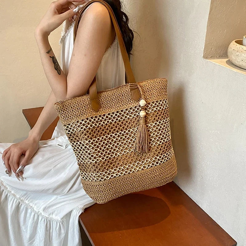 Grand sac de plage femme en paille ajourée, zippé et doublé