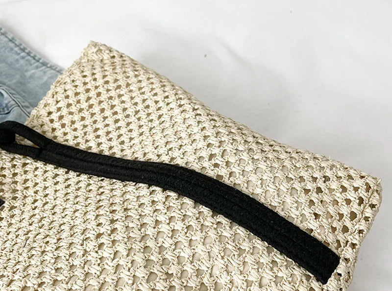 Sac de plage femme en paille zippé, anses en corde, beige ou marron