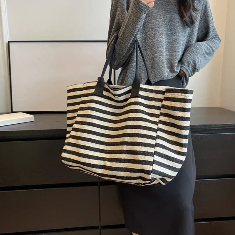 Grand sac de plage rayé façon marinière, toile noire