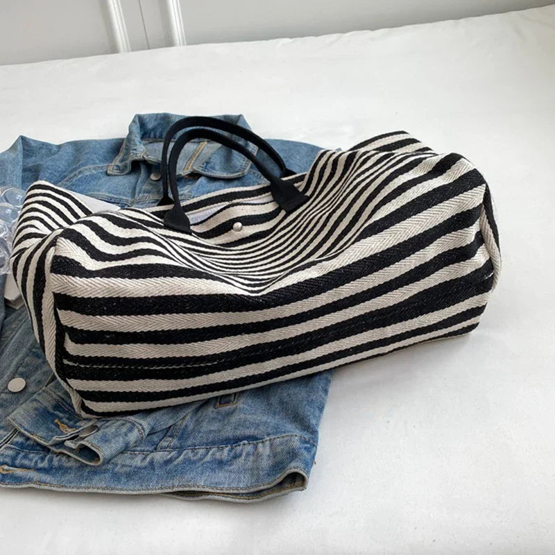 Grand sac de plage rayé façon marinière, toile noire