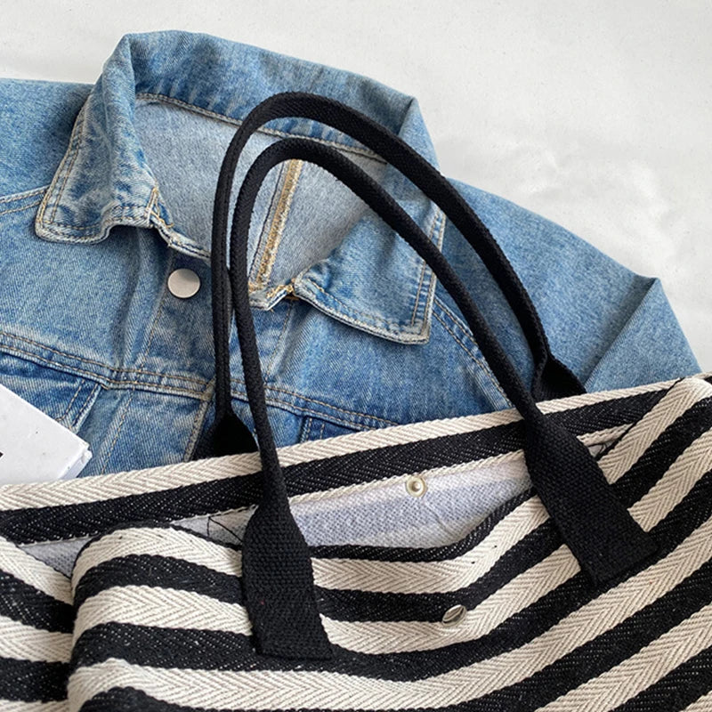 Grand sac de plage rayé façon marinière, toile noire