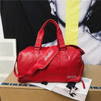Sac de voyage femme en similicuir, petit ou grand, trois coloris, rouge