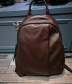 Sac à dos femme en cuir noir, format compact 35 x 27 cm