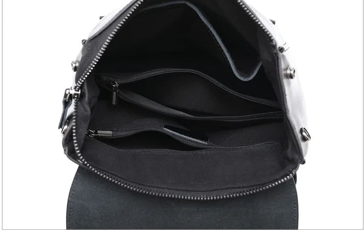 Petit sac à dos femme en similicuir lisse, à rabat