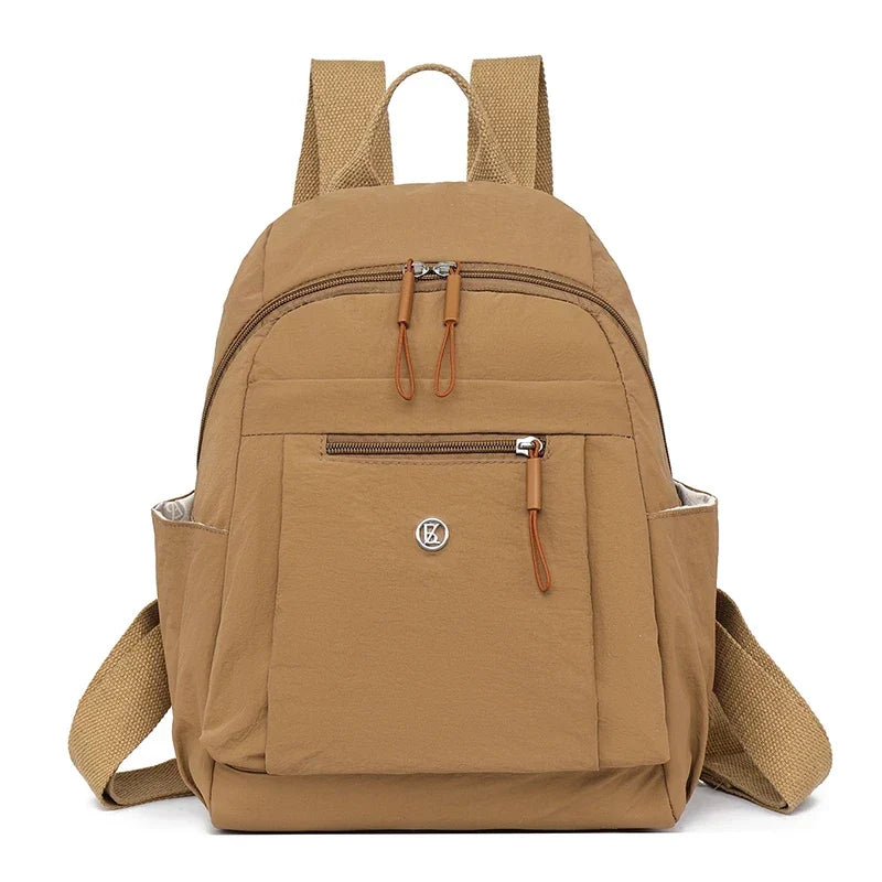 Petit sac à dos femme en nylon léger, sept coloris, camel