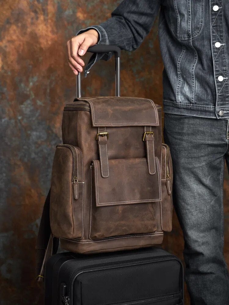 Sac à dos homme en cuir café foncé, 42 x 29 cm