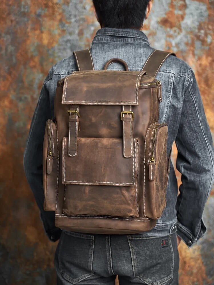 Sac à dos homme en cuir café foncé, 42 x 29 cm
