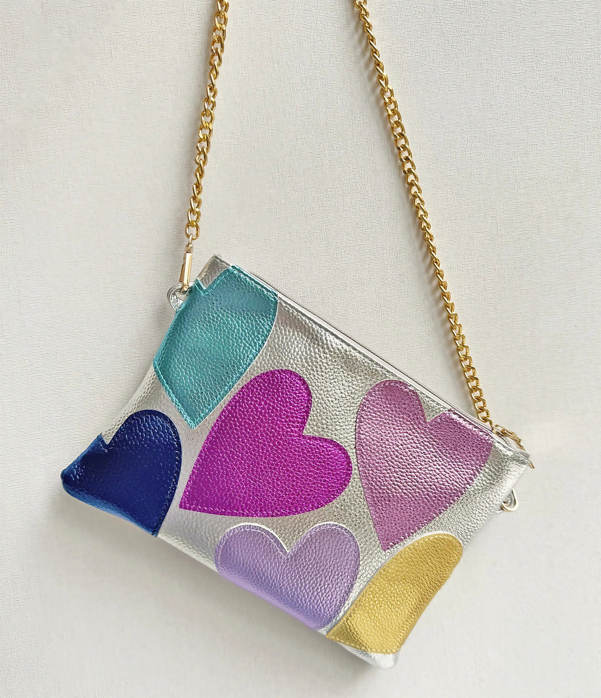 Sac métallisé effet miroir à cœurs, chaîne dorée amovible