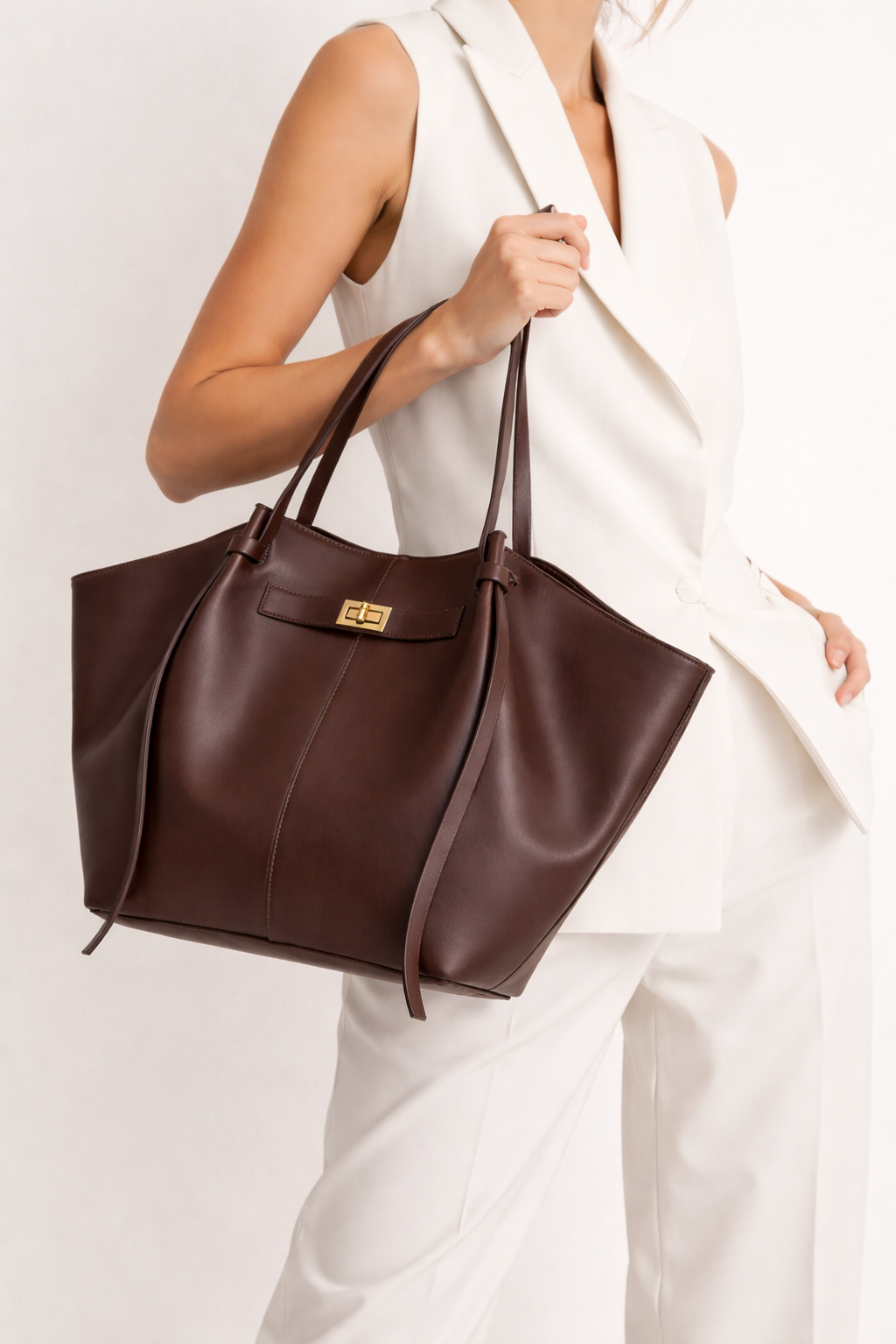 Sac fourre-tout femme en similicuir à longue anse, marron ou noir