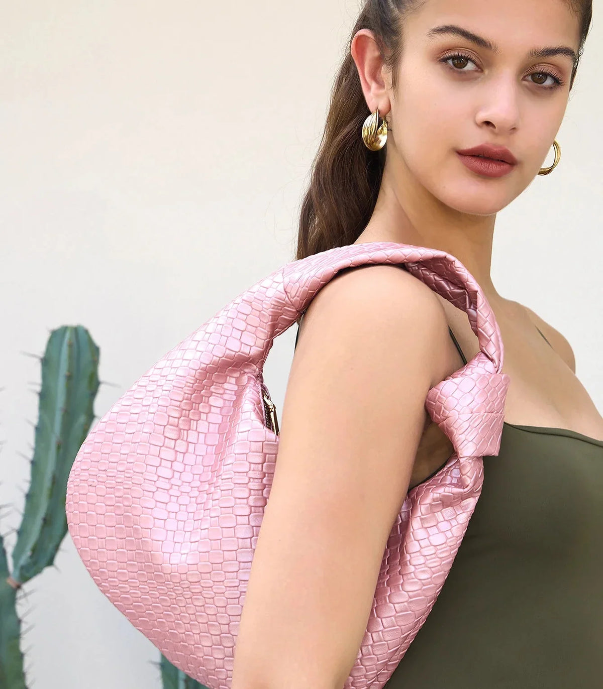 Sac hobo femme en similicuir aspect tressé, fermeture zippée