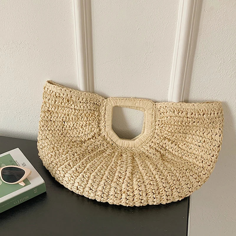 Sac demi-lune tressé femme, porté main ou poignet, 40 x 27 cm