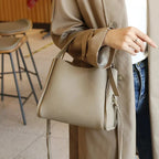Sac à main femme finition mate, bandoulière amovible, six coloris, gris et beige