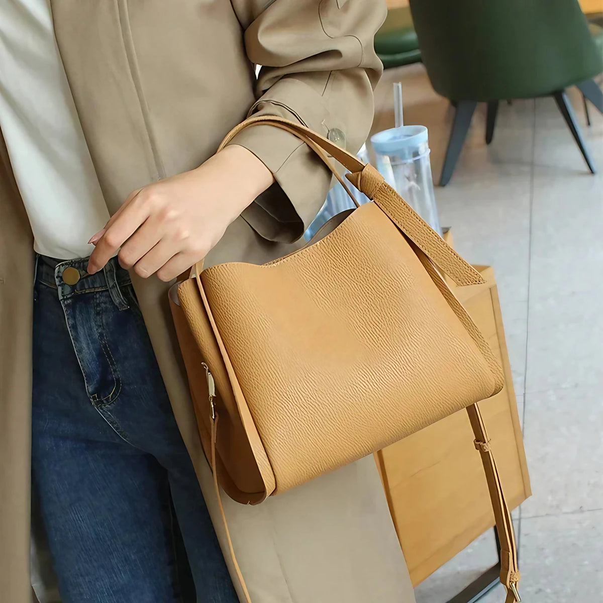 Sac à main femme finition mate, bandoulière amovible, six coloris, camel