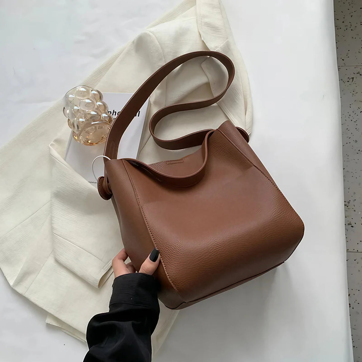 Sac seau femme en similicuir, porté main, épaule ou croisé, marron foncé