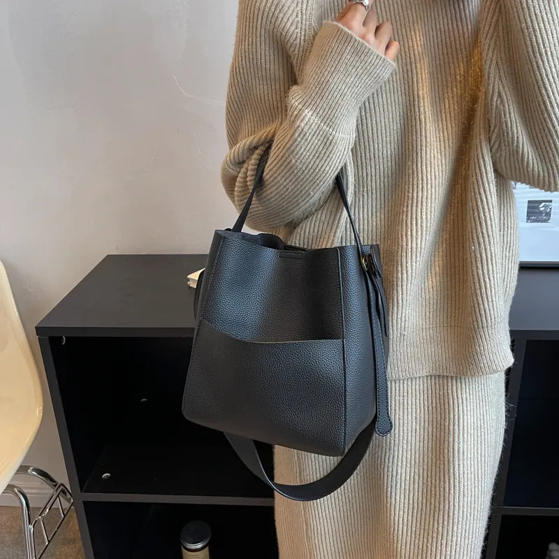 Sac seau femme en similicuir, porté main, épaule ou croisé