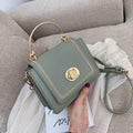 Petit sac carré femme à chaîne dorée et rabat aimanté, vert